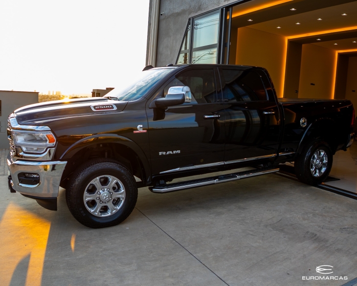 RAM 2500 Laramie CD 4X4