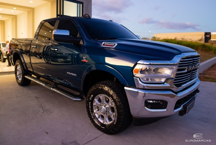 RAM 3500 Laramie CD 4X4