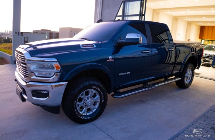 RAM 3500 Laramie CD 4X4