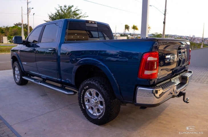 RAM 3500 Laramie CD 4X4