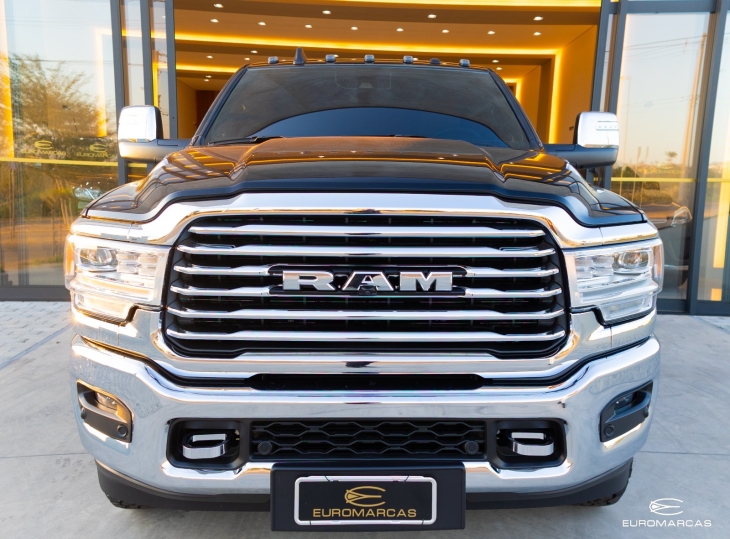 RAM 3500 Longhorn 4X4
