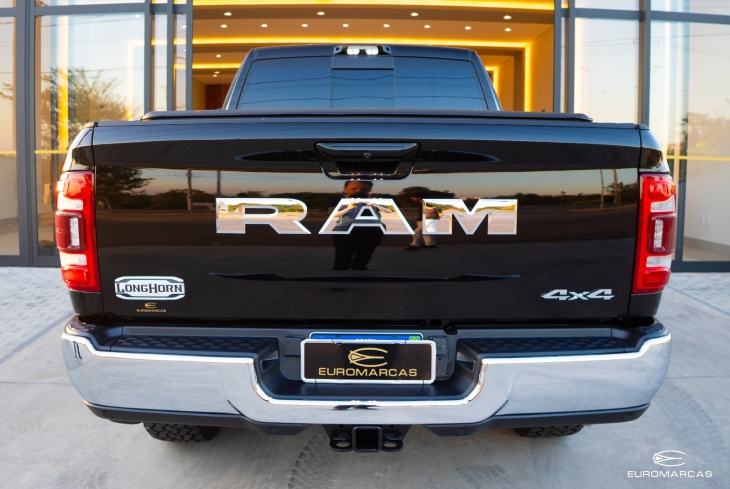 RAM 3500 Longhorn 4X4