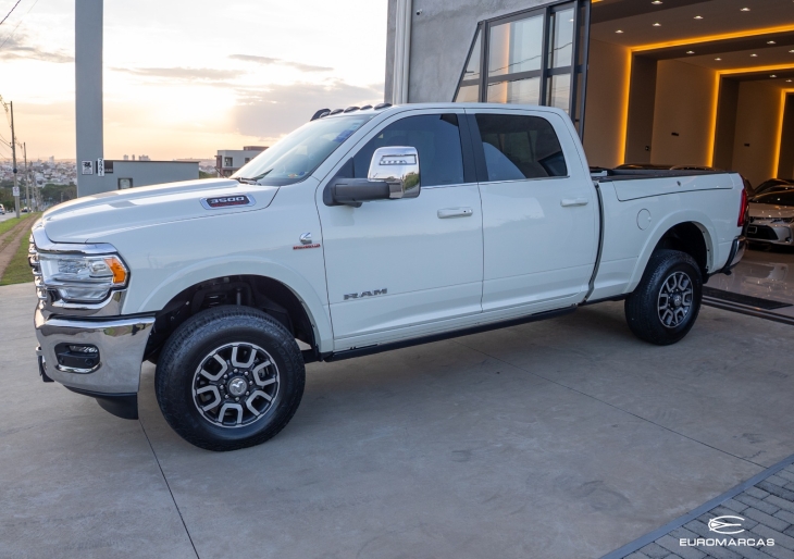 RAM 3500 Longhorn 4X4
