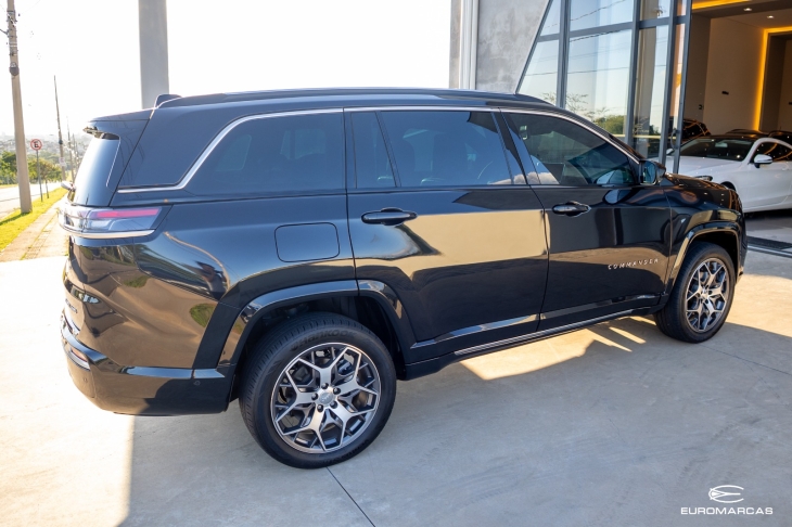 Jeep Commander Overland TD380 4X4