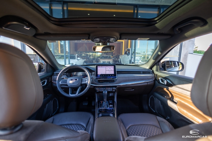 Jeep Commander Overland TD380 4X4