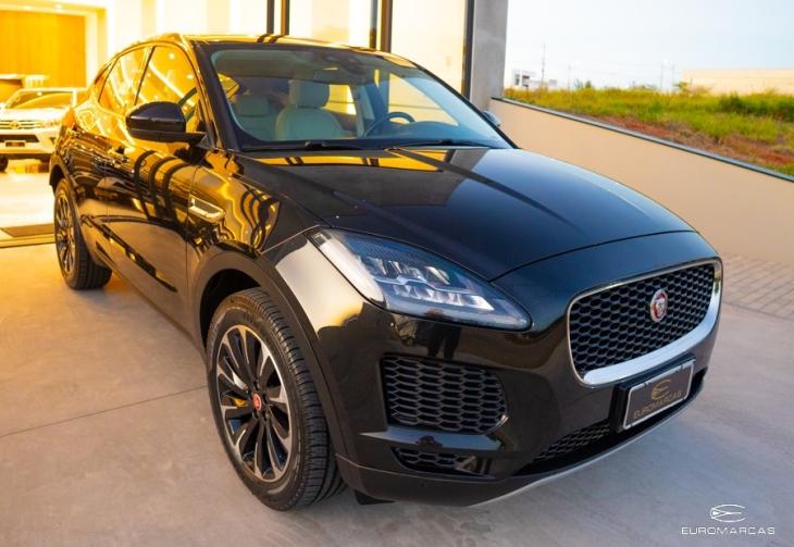 Jaguar E-Pace P250
