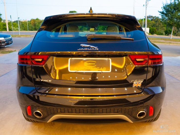 Jaguar E-Pace P250