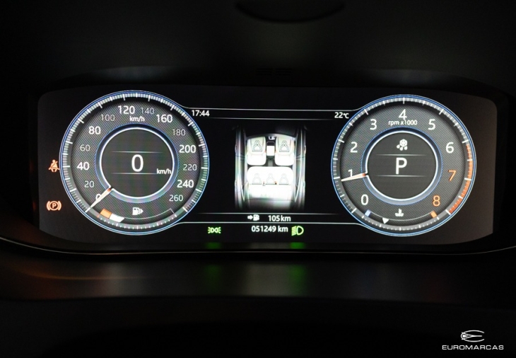 Jaguar E-Pace P250