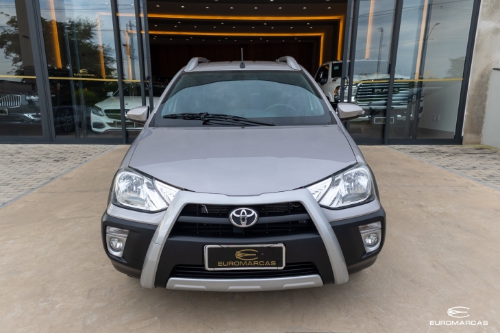 Toyota Etios Cross