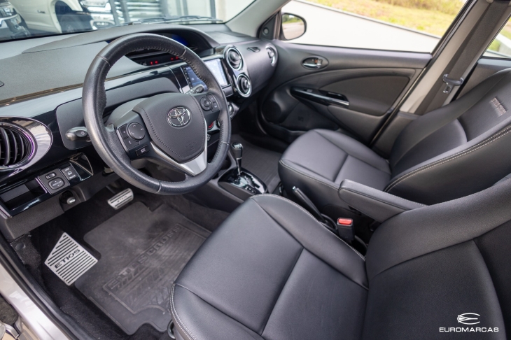 Toyota Etios Cross