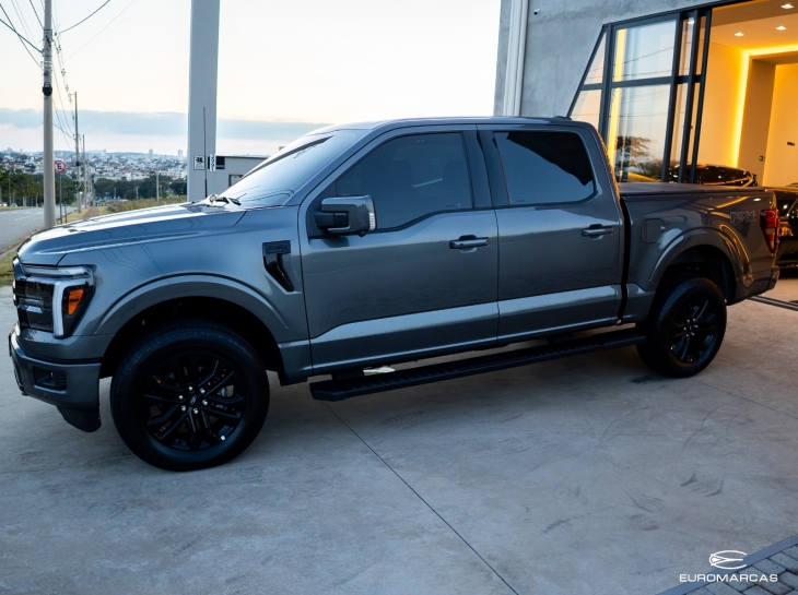 Ford F150 Lariart Black 4X4