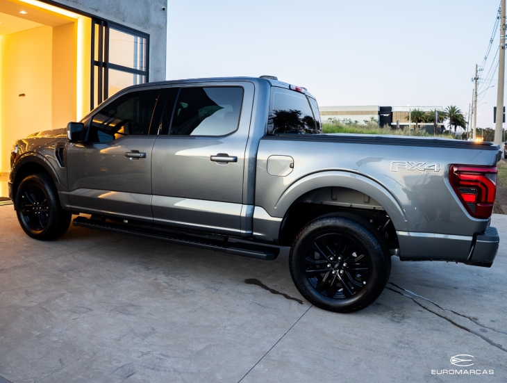 Ford F150 Lariart Black 4X4