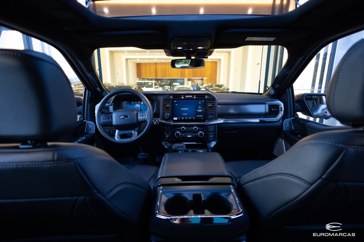 Ford F150 Lariart Black 4X4
