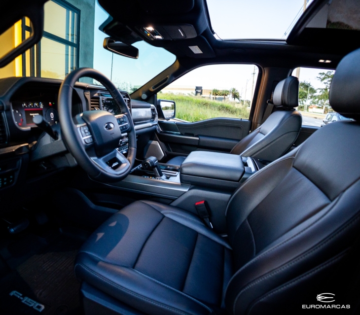 Ford F150 Lariart Black 4X4