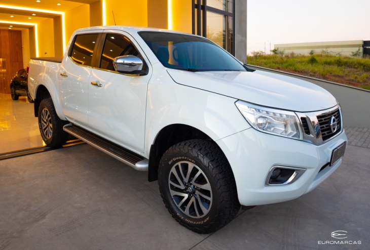 Nissan Frontier CD XE 4X4