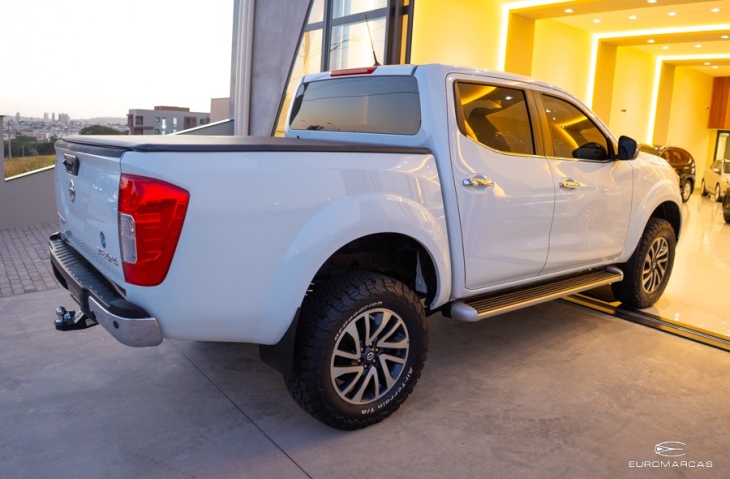 Nissan Frontier CD XE 4X4