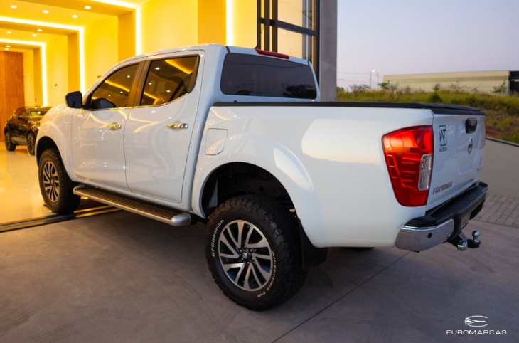 Nissan Frontier CD XE 4X4