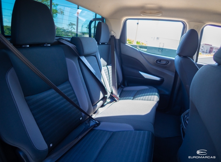 Nissan Frontier S CD 4X4