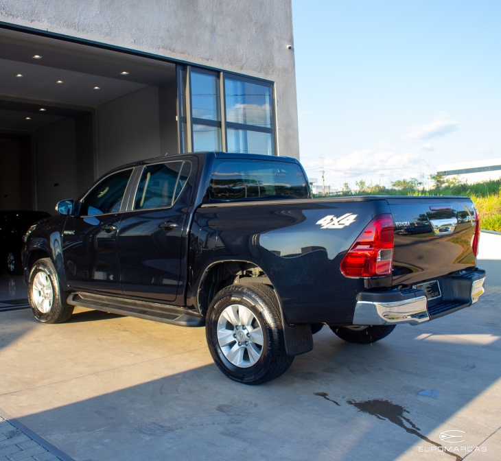 Toyota Hilux SRV CD 4X4