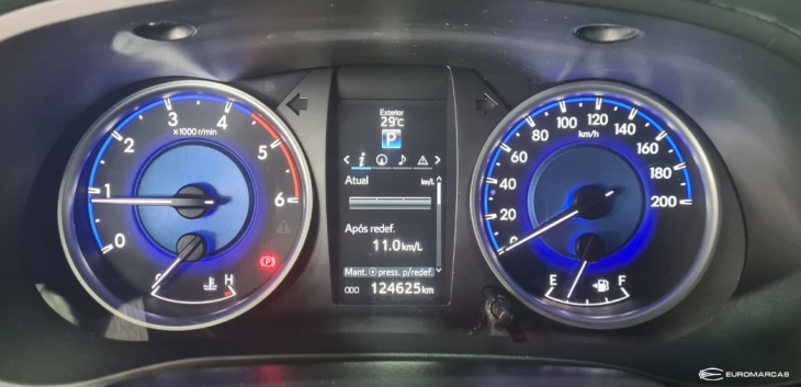 Toyota Hilux SRV CD 4X4