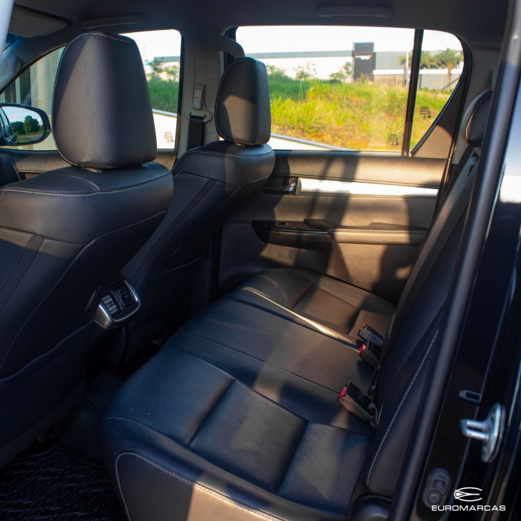 Toyota Hilux SRV CD 4X4