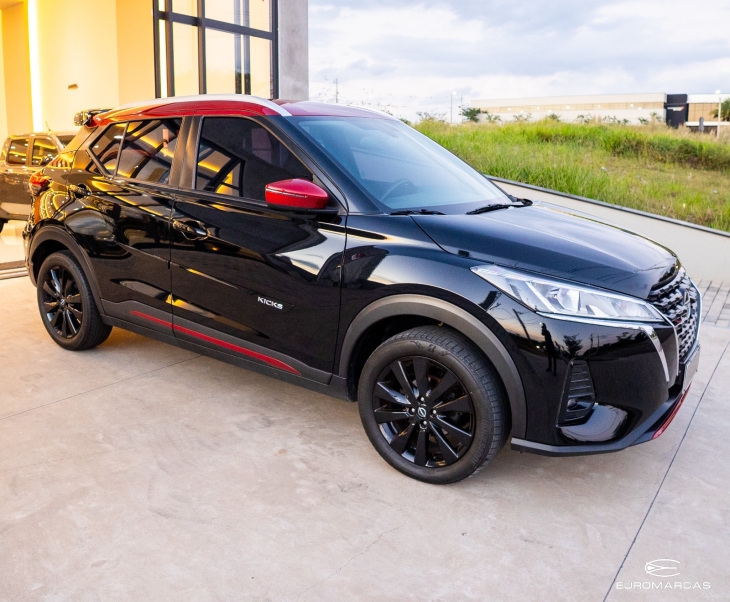 Nissan Kicks XPlay