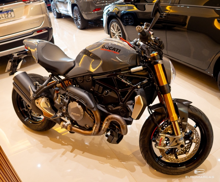 Ducati Monster 1200 S