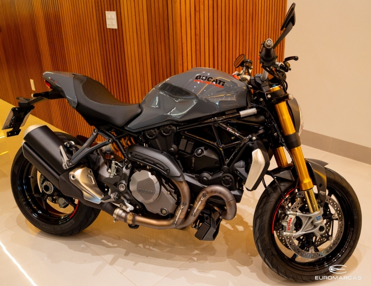 Ducati Monster 1200 S