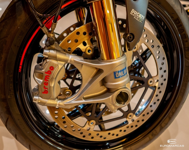 Ducati Monster 1200 S