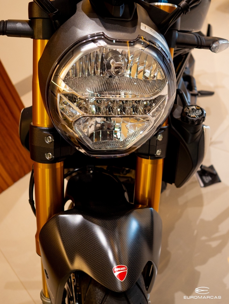 Ducati Monster 1200 S