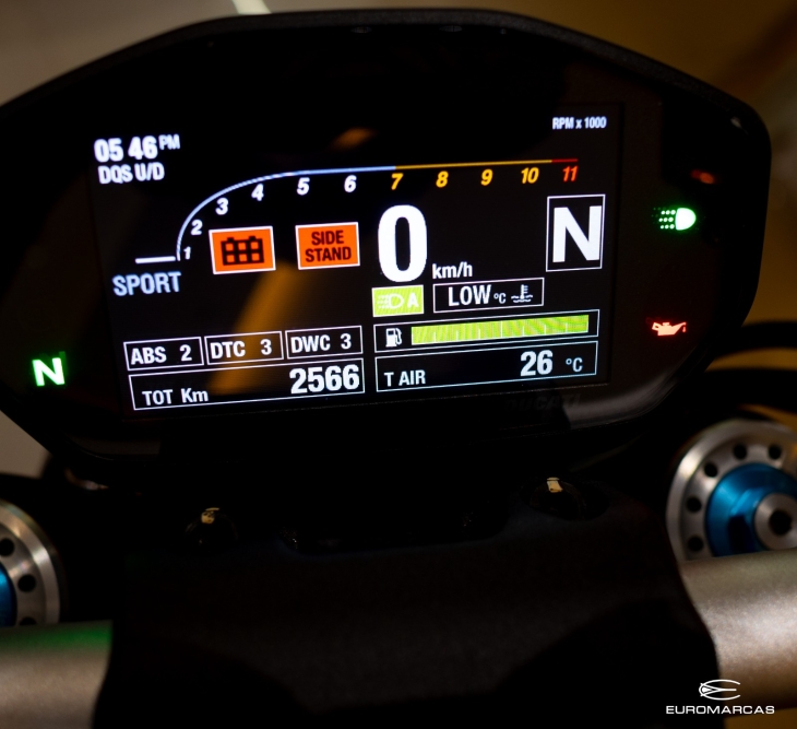 Ducati Monster 1200 S