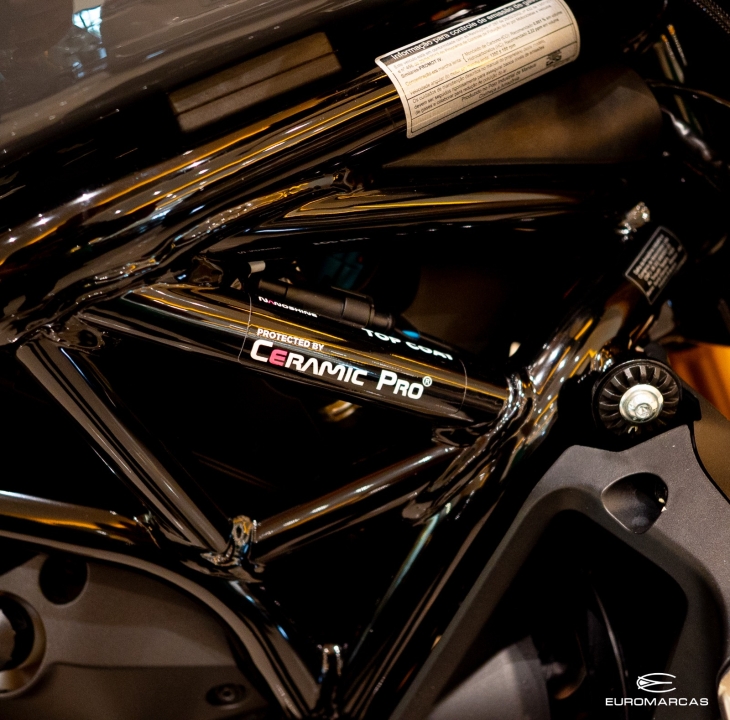 Ducati Monster 1200 S