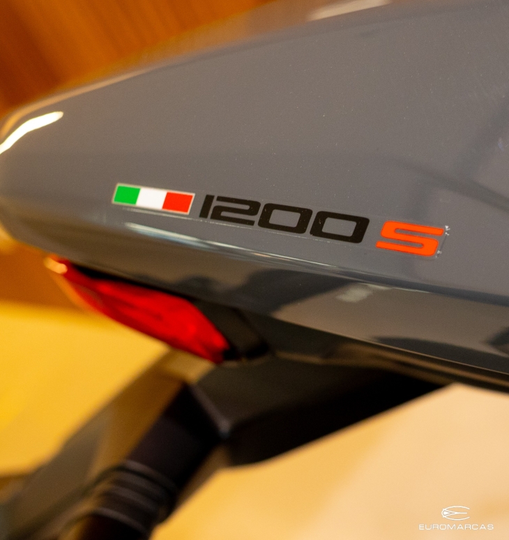 Ducati Monster 1200 S