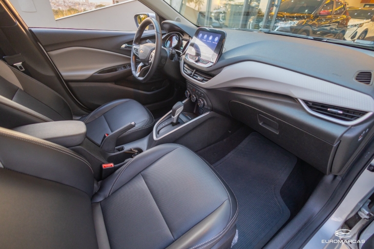 Chevrolet Onix Plus Premier II