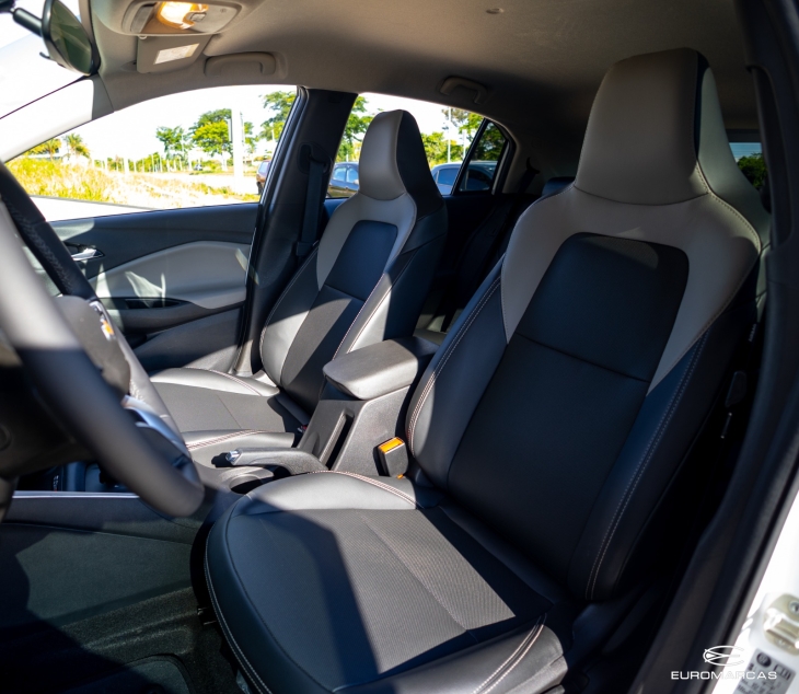 Chevrolet Onix Premier 2