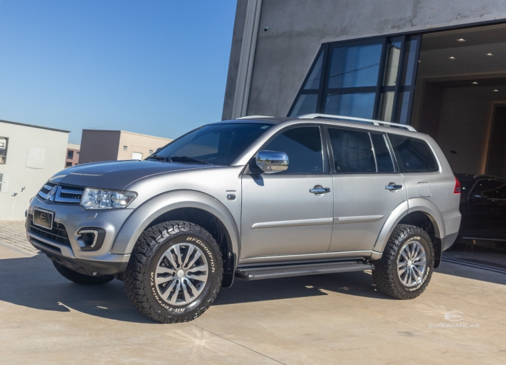 Mitsubishi Pajero Dakar 4X4