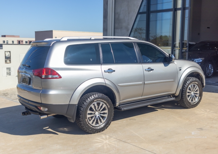 Mitsubishi Pajero Dakar 4X4