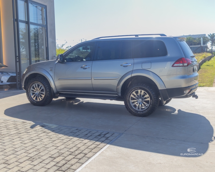 Mitsubishi Pajero Dakar 4X4