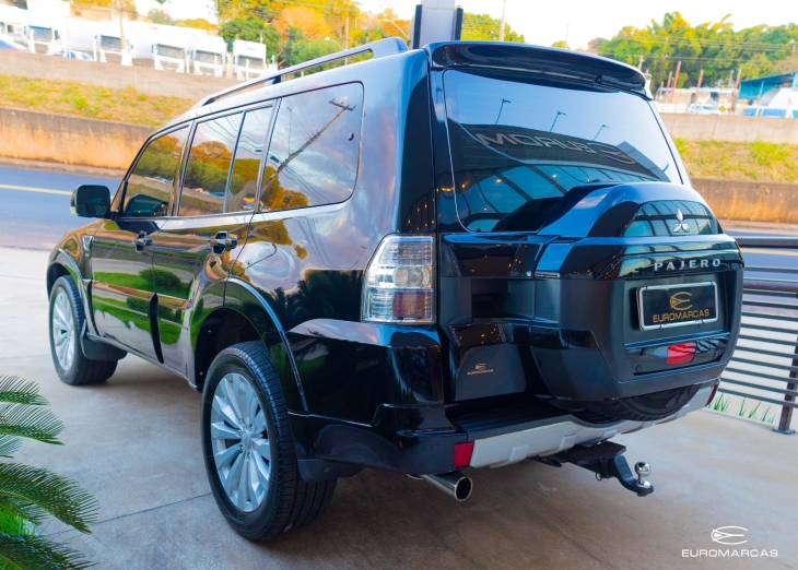 Mitsubishi Pajero HPE Full 4X4