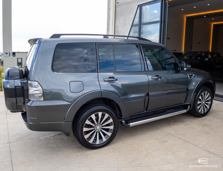 Mitsubishi Pajero HPE Full 4X4