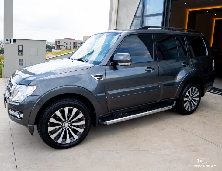 Mitsubishi Pajero HPE Full 4X4