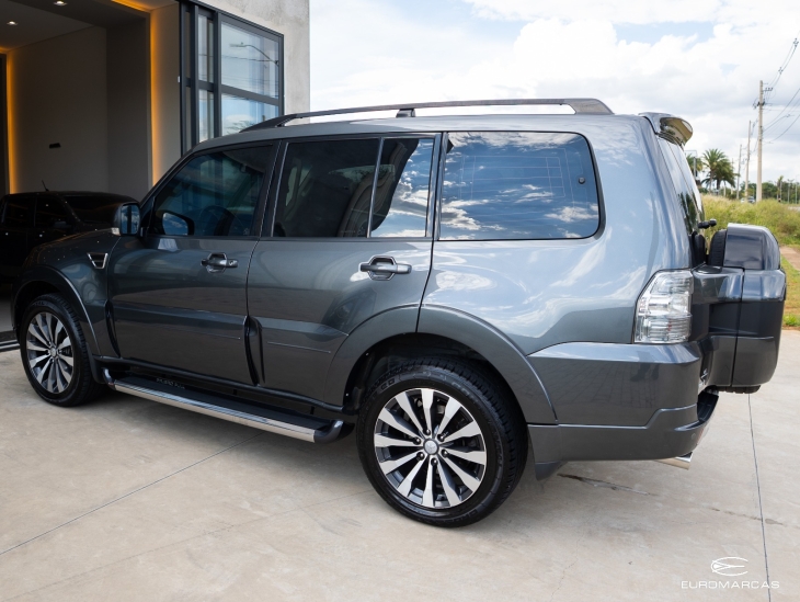 Mitsubishi Pajero HPE Full 4X4