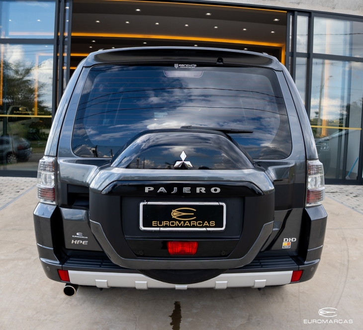 Mitsubishi Pajero HPE Full 4X4