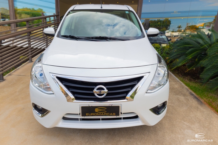Nissan Versa SL