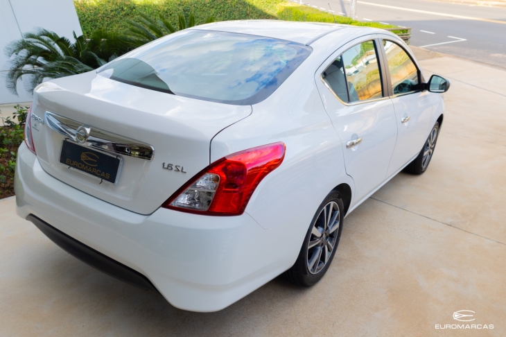 Nissan Versa SL