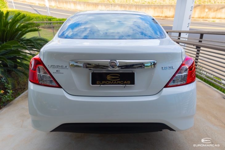 Nissan Versa SL