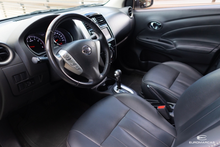 Nissan Versa SL